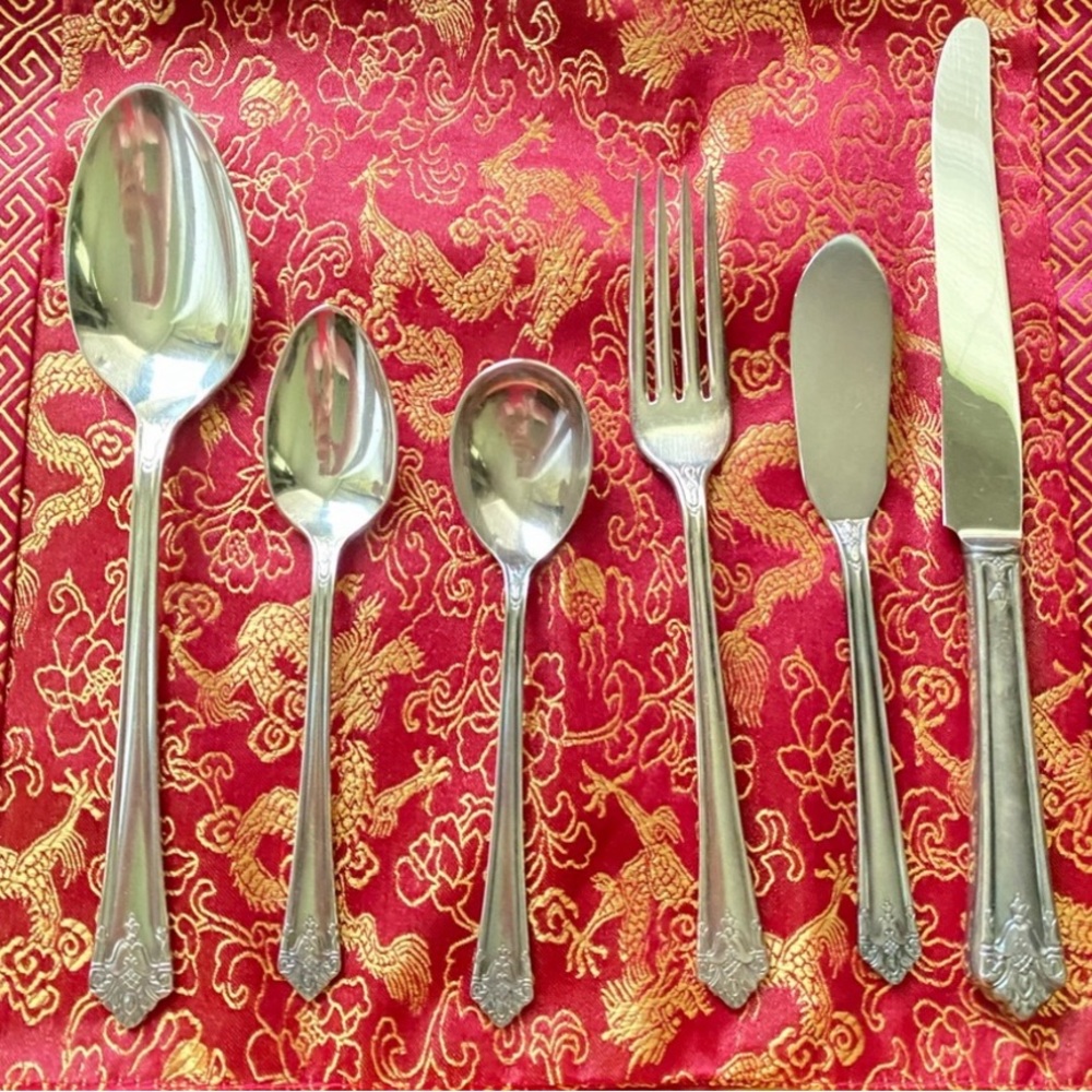 1847 Rogers Bros “Her Majesty”Silverware Butter Knife Sugar Spoon (Lot of 29)